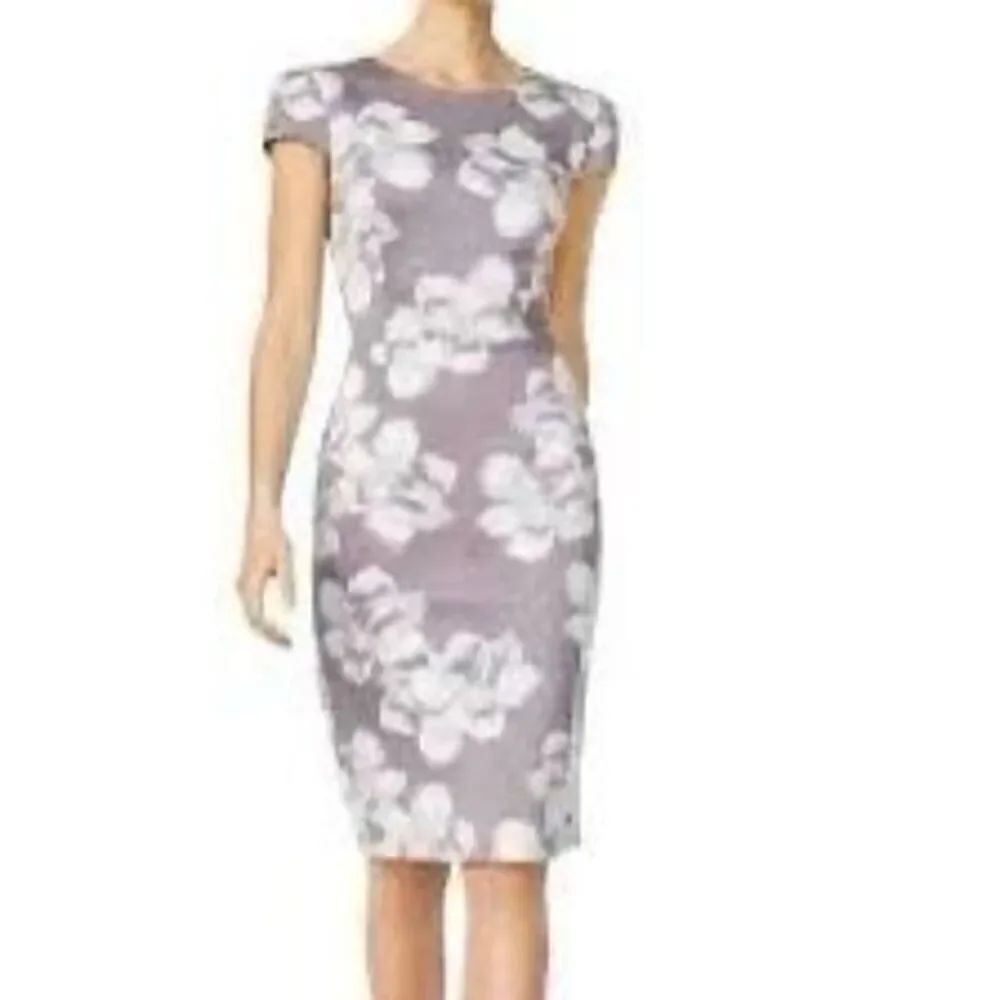 Betsy Johnson Women’s Size 6 Knit Sheath Dress Grey Floral Print Knee Length